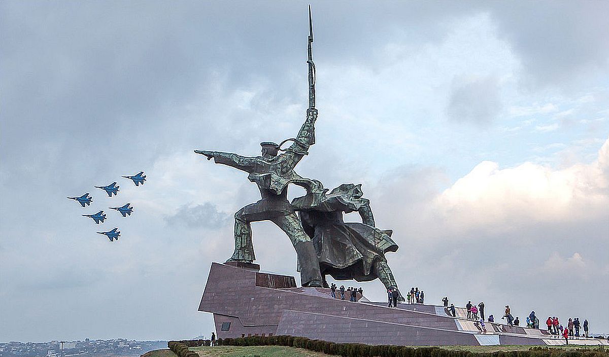 Севастополь-Памятник-Победы.jpg