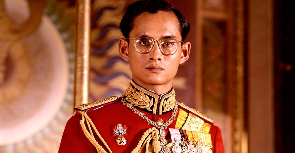 Король-Таиланда-Рама-IX.jpg