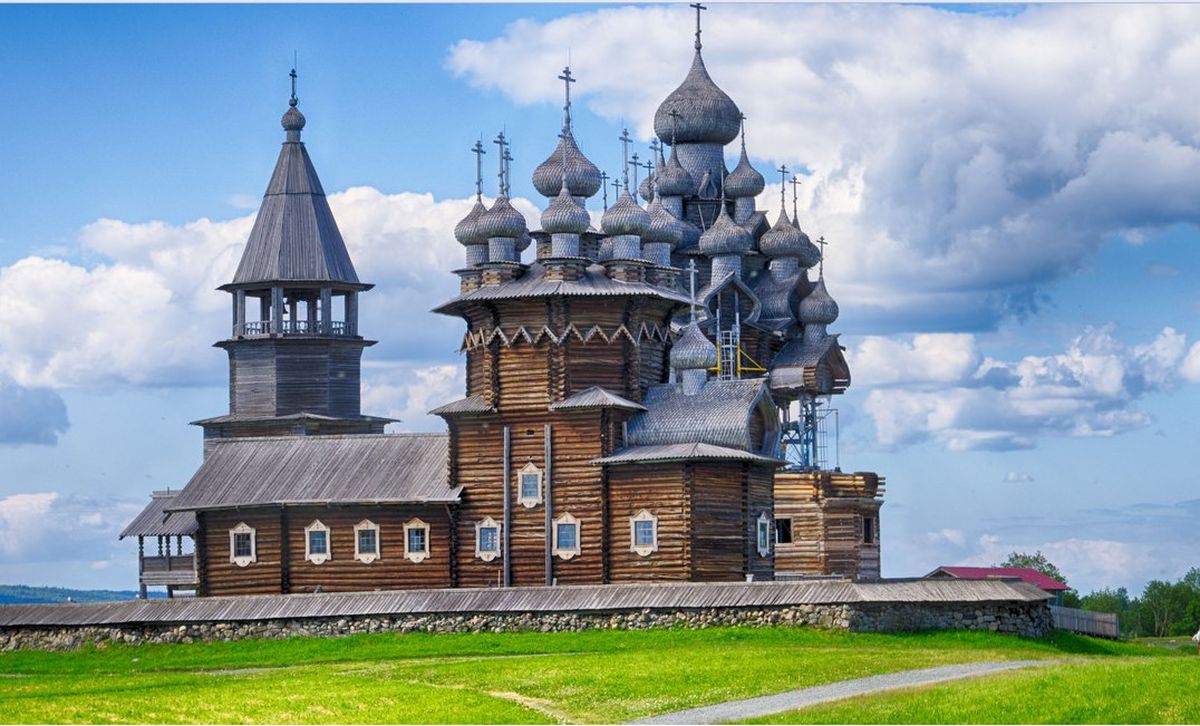 Кижи-Церковь-Преображения-Господня-Karelia.jpg