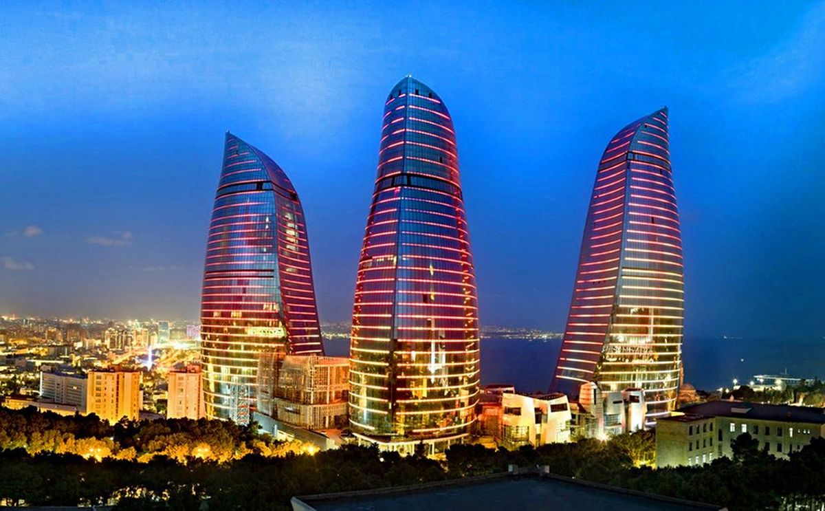 Баку-Пламенные-башни.jpg