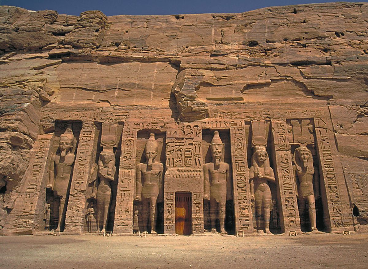 Abu-Simbel-нефертари.jpg