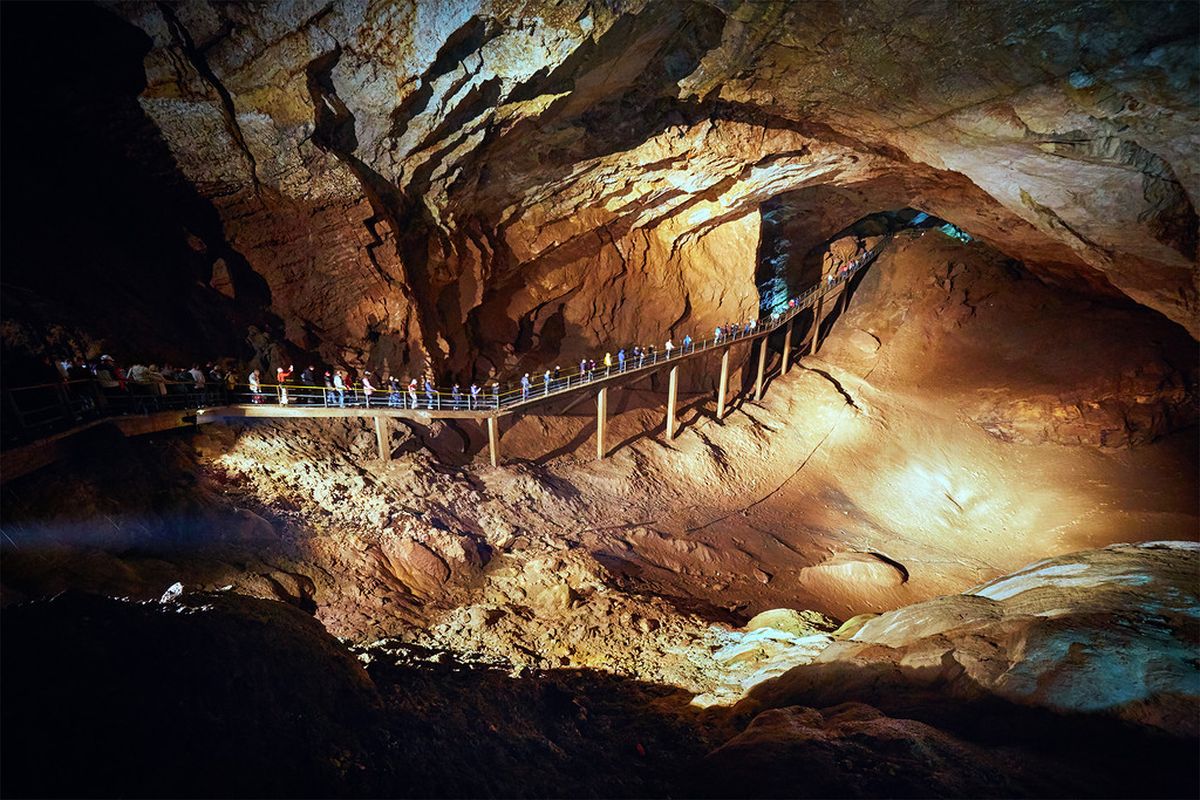 Ново-Афонская-пещера-Абхазия.jpg