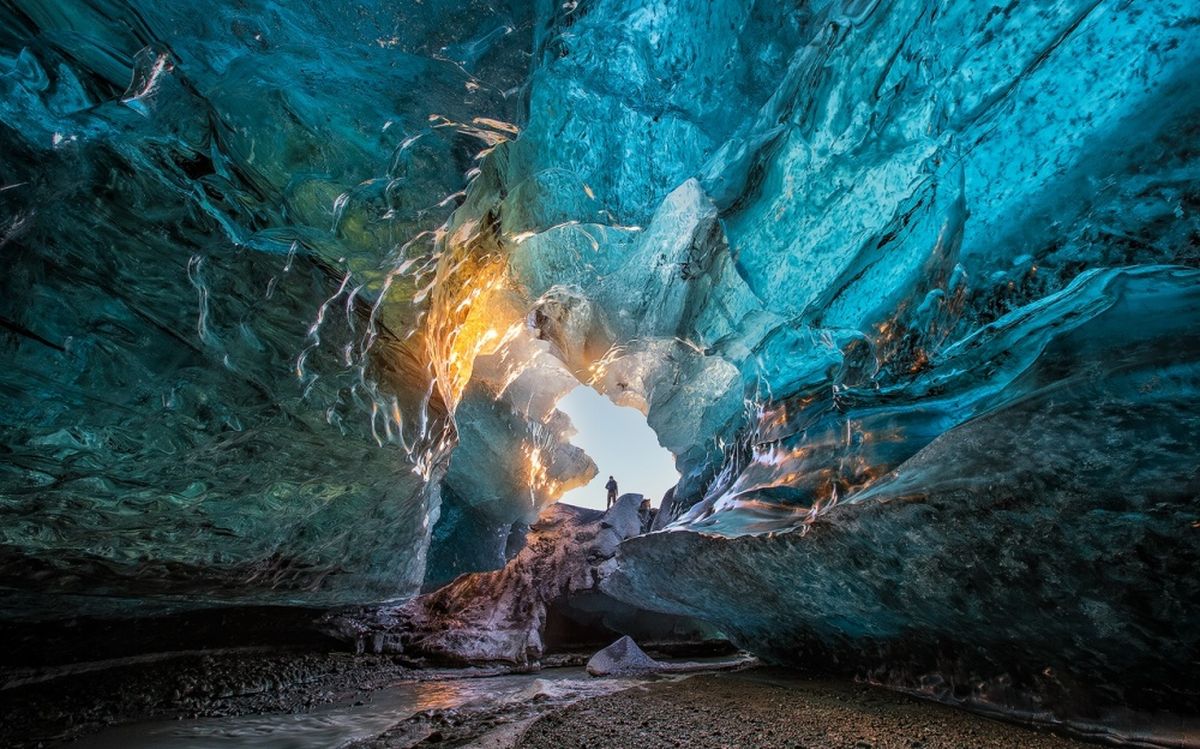 Ледяные-пещеры-ледник-Ватнайёкюдль.jpg
