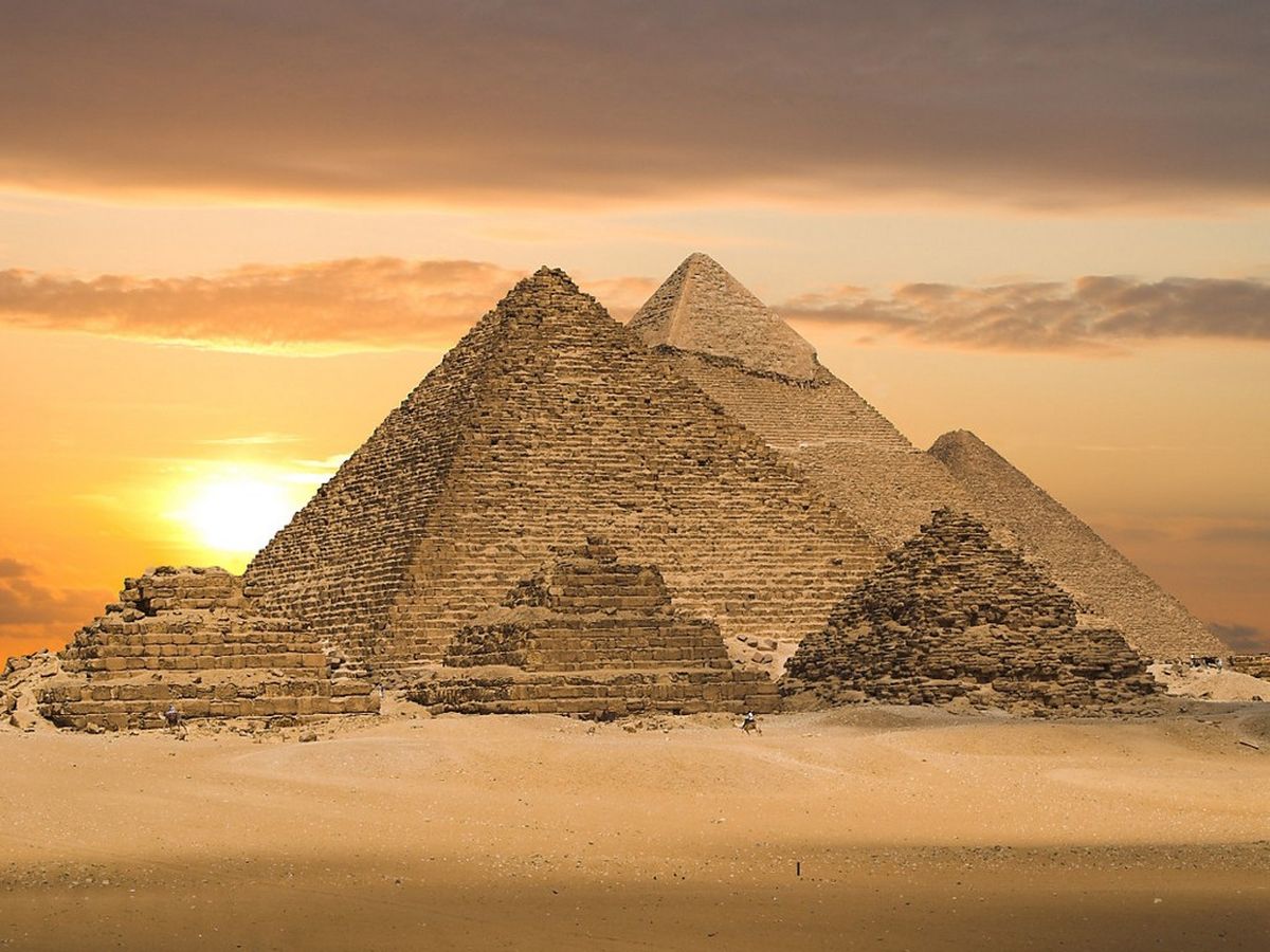Пирамиды-в-Гизе.jpg