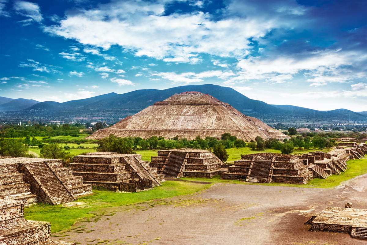 Теотиуакан-пирамида-Солнца.jpg