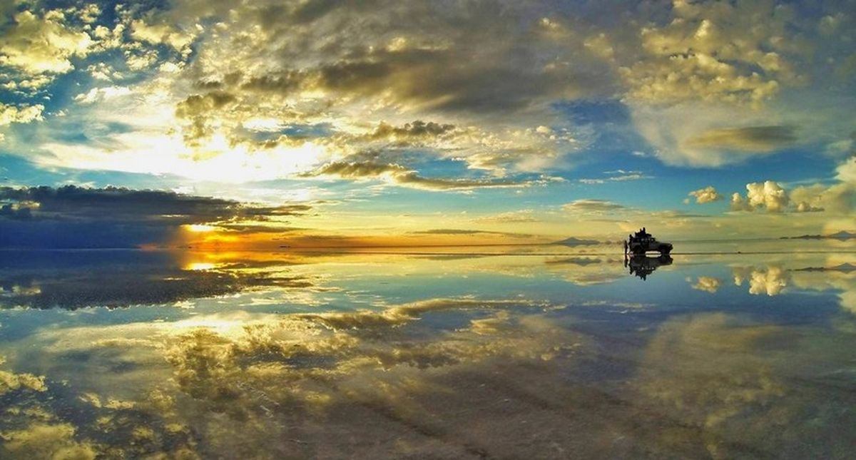 Salar-de-Uyuni-Bolivia.jpg