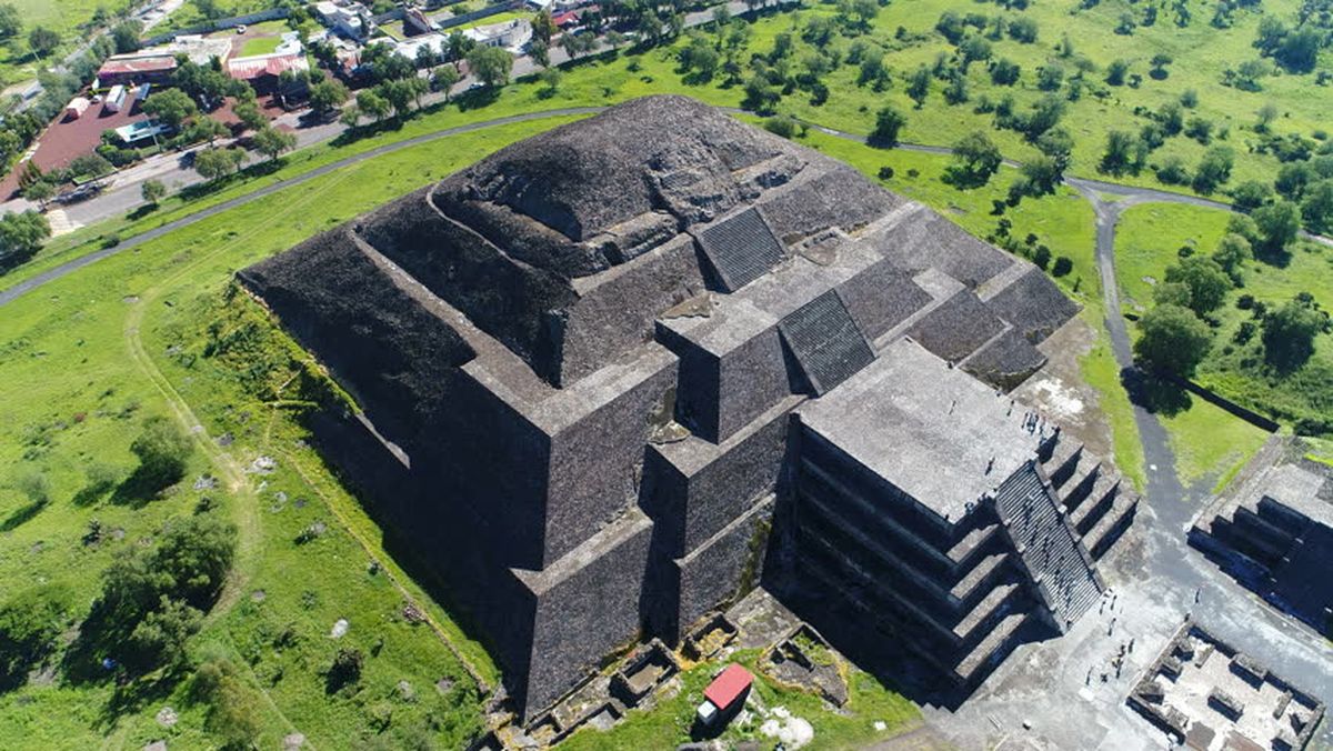 Теотиуакан-пирамида.jpg