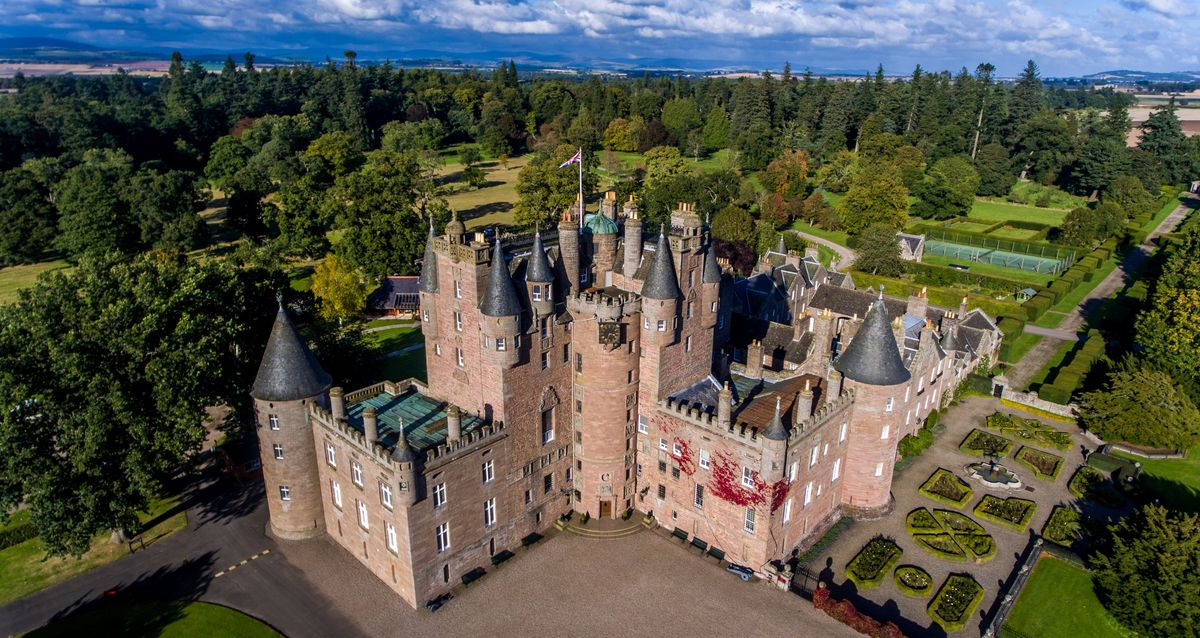 Замок-Глэмис-Шотландия.jpg
